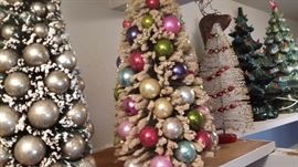 VINTAGE DECORATED BOTTLE BRUSH XMAS TREES & CERAMIC XMAS TREES