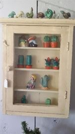 VINTAGE PAINTED WOOD WALL CABINET, S & P COLLECTION, MAJOLICA HENS & ROOSTERS