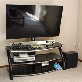 Samsung 55" LED 3D 1080P TV with Samsung Soundbar and 3D Blue-ray player