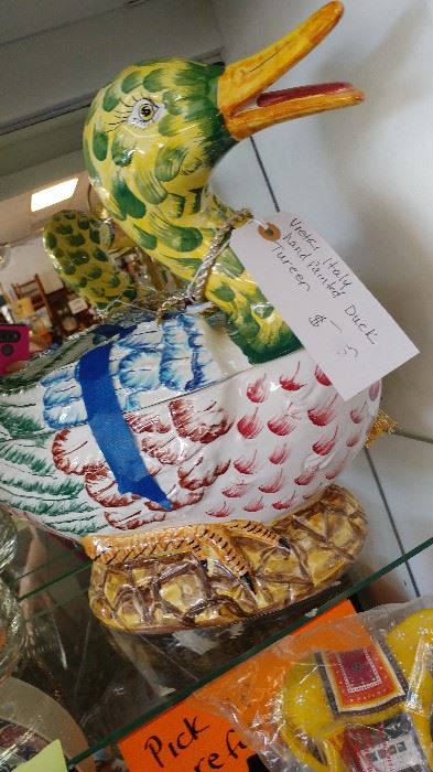 STUNNING VIETRI ITALY TUREEN 