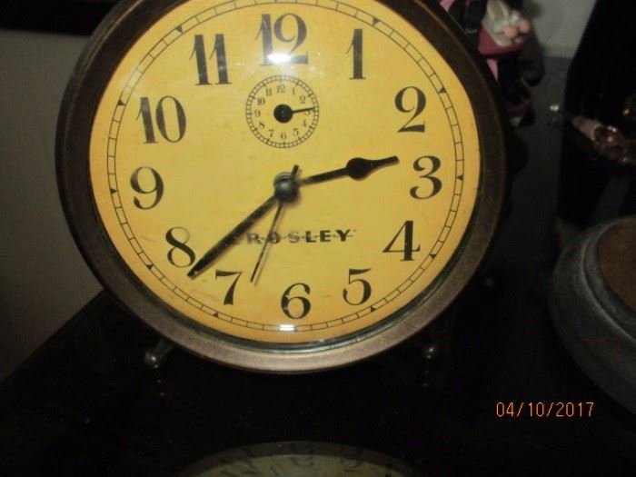 Vtg Crosley clock