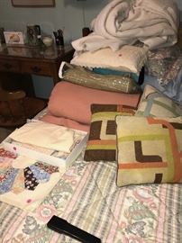 BLANKETS AND BEDDING