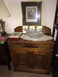 ANTIQUE HAND-CRAFTED WOODEN WASHSTAND