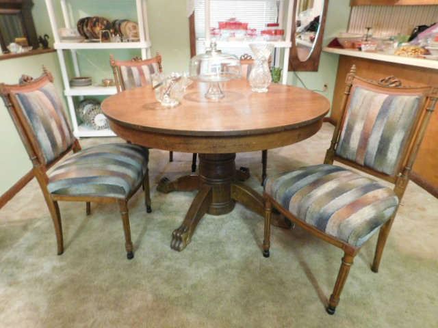 Round Oak Dining Table - 4 Victorian Chairs - 