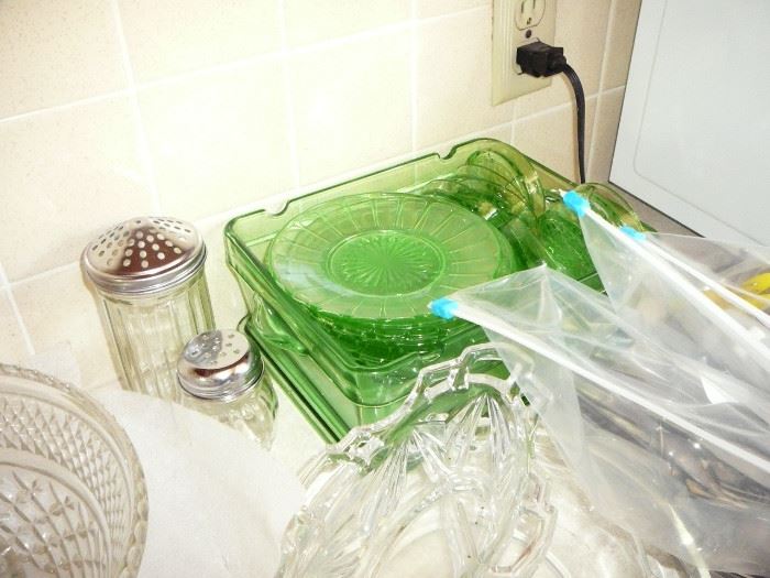 GREEN DEPRESSION GLASS PLATES, BOWLS AND REFRIGERATOR BOXES 