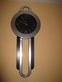 Battery operated clock