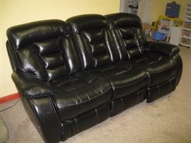 2 recliners on ends