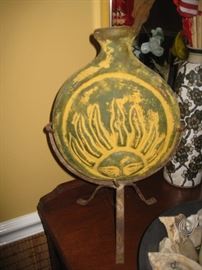 Pottery vase/stand