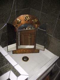 Metal mirrored piece