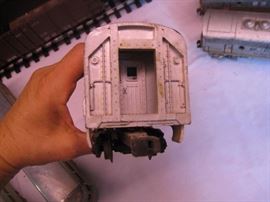 Lionel passenger car back