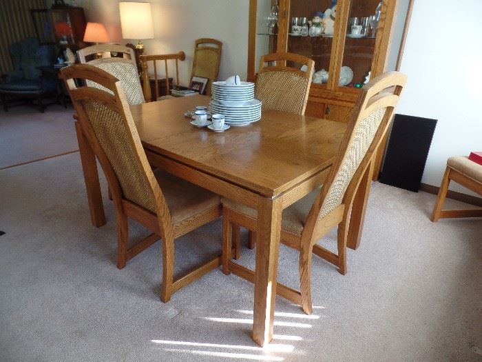 Dining/kitchen table w/ 6 chairs; China cabinet