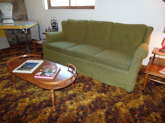 Green couch w/matching chair