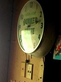 Antique Quake State Clock