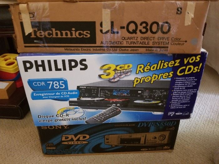 Phillips CDR 785 Sony DVD Player