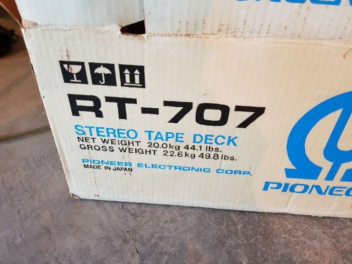 Vintage reel to reel Pioneer RT-707 Stereo tape deck Vintage electronics 