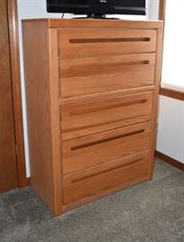 Broyhill chest of drawers
