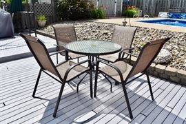 Patio table w/chairs & umbrella