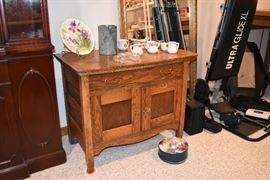 Antique wash stand