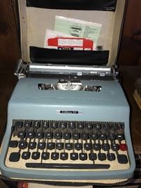 Vintage compact typewriter, collectible!