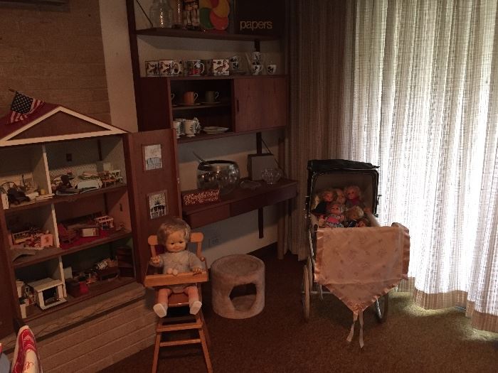 Doll house with all the furniture