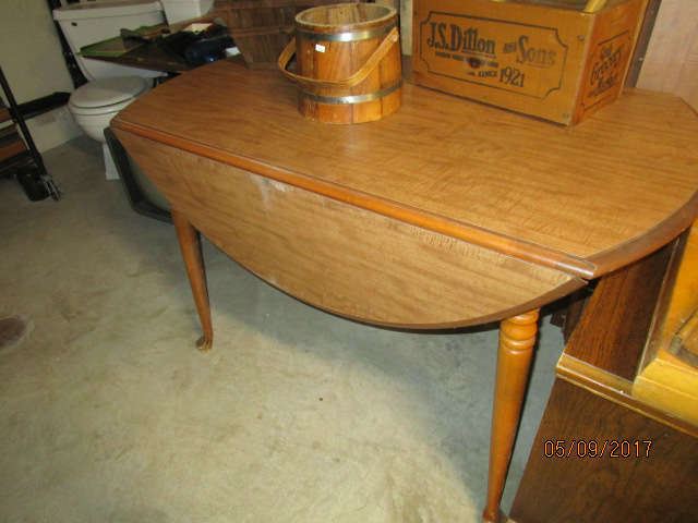 drop leaf table with two extra leaves