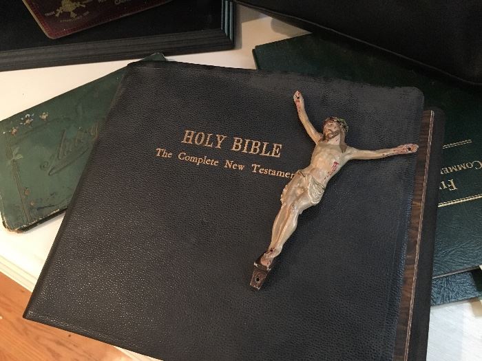 This is a rather unique New Testament bible - book of 45 records. 