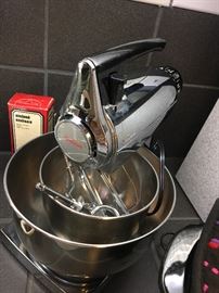 Like-new Sunbeam mixer!
