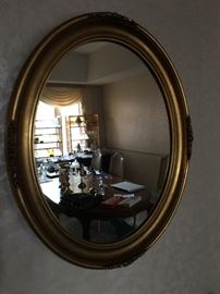 oval mirror