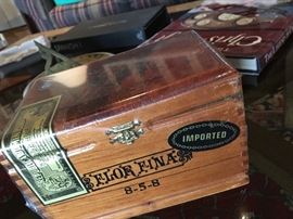 Cigar box sealed