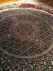 Chinese Tabriz, silk/wool 5 ft round