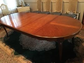 A 9ft Henredon solid cherry dining table. (over 9ft.)