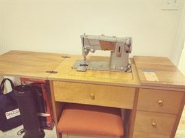 Singer Sewing Machine & Workcenter
