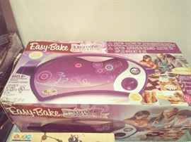Easy Bake Oven, Let your Daughter Fix you dinner Tonight.