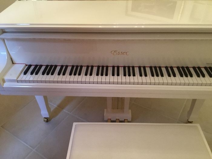 Essex by Steinway brothers, available via silent bids. Model EGP-155, Serial # E141884c