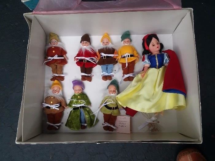 Snow White and the Seven Dwarfs Madame Alexander