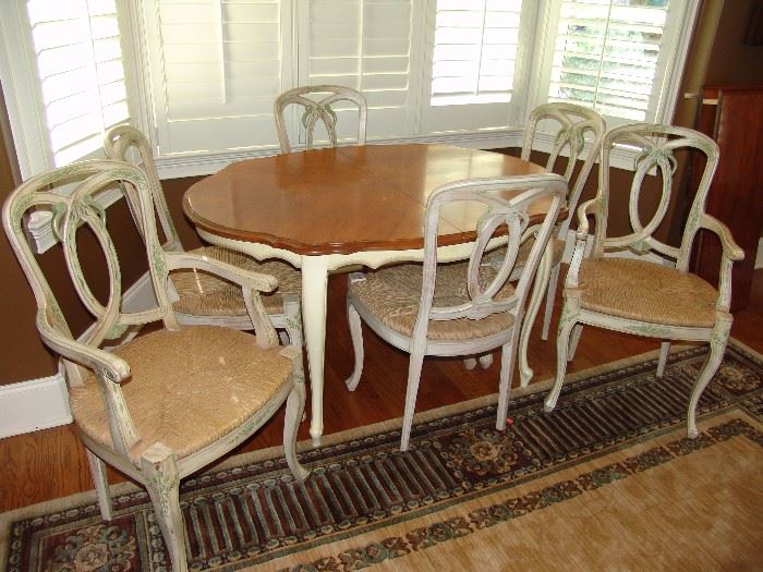 La Barge country French dining table with 6 chairs and 2 leaves