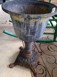 Cast iron (very heavy) antique planter (1 of 2)