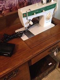 Singer "Fashion Mate " sewing machine