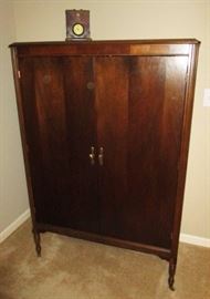 Vintage/antique cupboard