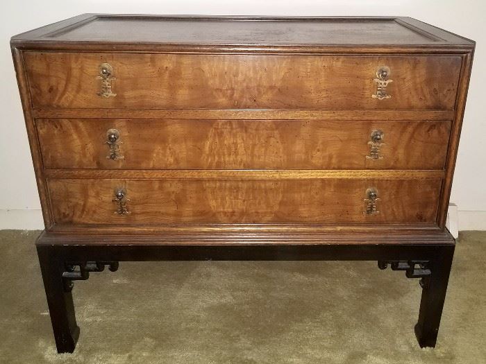 Oriental chest (small)