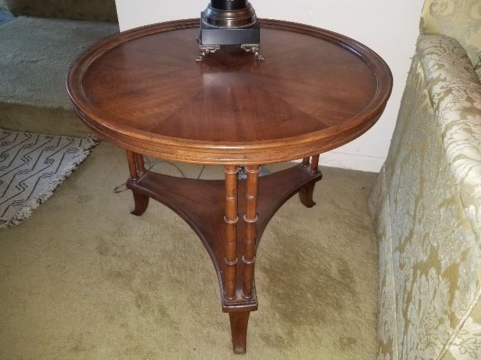 Round end table