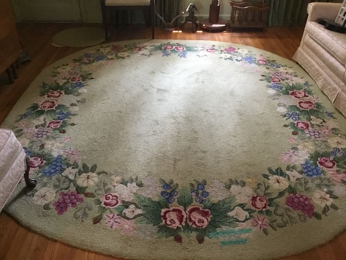 Beautiful hand made round rug!  Pictures do not do it justice!