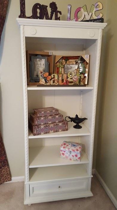 Simply Shabby Chic book case