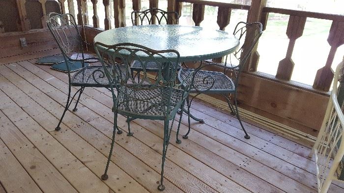 Metal outdoor table with 4 chairs