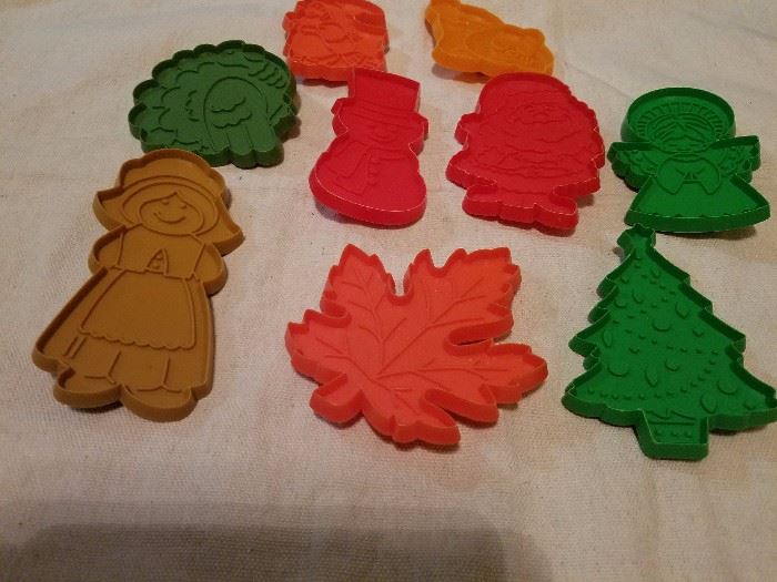 9 Piece Vintage Hallmark Cookie Cutters - Fall and Christmas