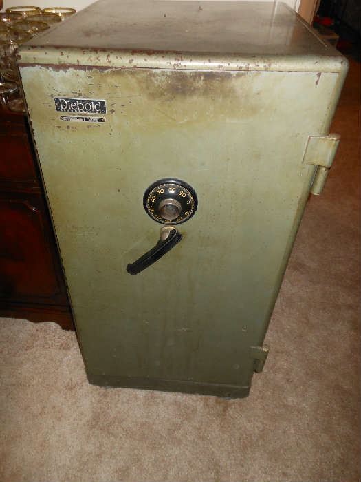 Diebold T-20 antique fireproof safe from days gone by Taylor merchant