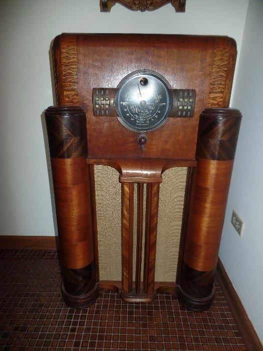  Vintage 1938 , Art Deco Floor Model, Zenith  radio-works