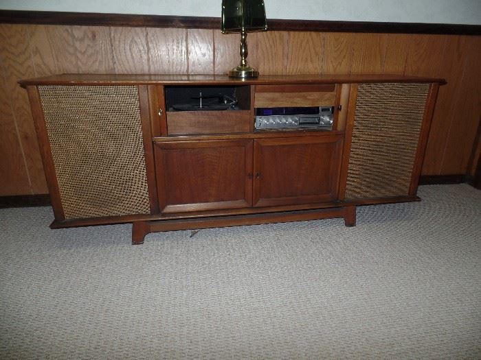 Mid-Century  Zenith Stereo and record player  cabinet - WORKS