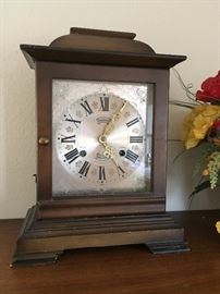 Mogull Mantle Clock