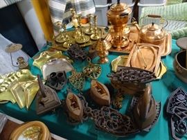 Trivets, brass candlesticks, copper pieces, etc.
